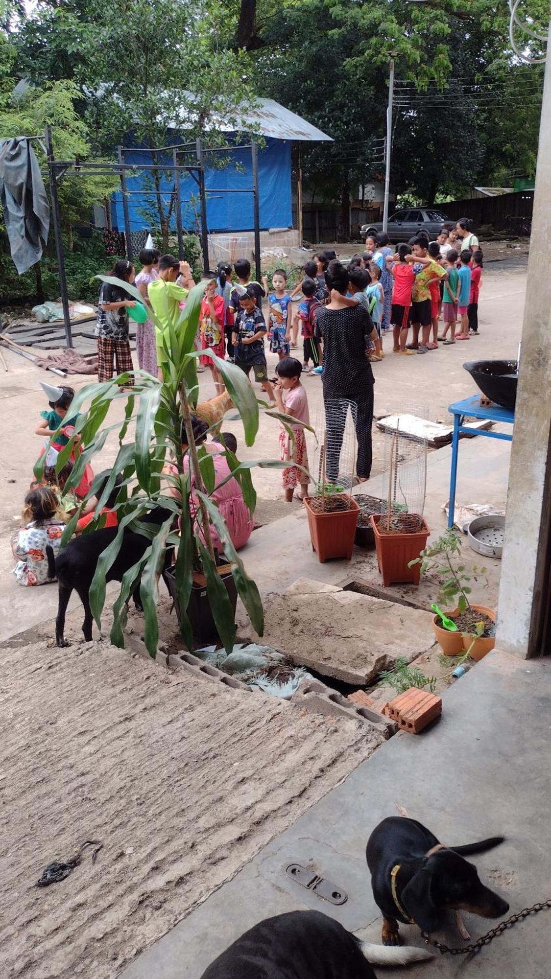 Mae Sot Commune ภายนอก รูปภาพ